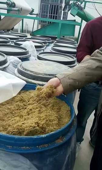 发酵饲料养猪成本高吗 发酵床菌种的成本大吗,怎样制作养猪发酵床的